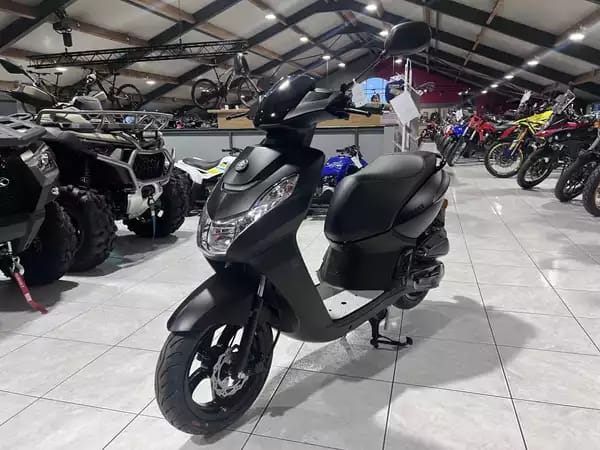 Peugeot Kisbee Black Edition CL A   25 km/h - Photo 2