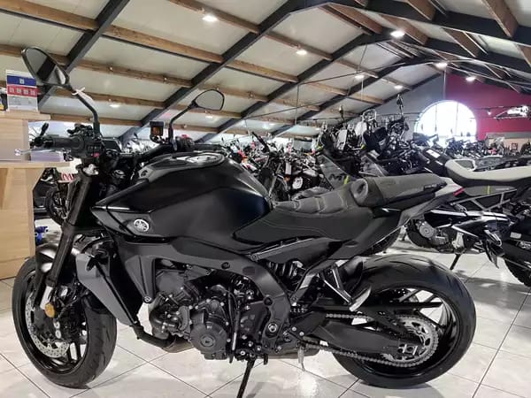 Yamaha MT-09 Selle pilote et passager confort inclus - Photo 3