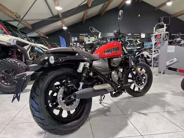 QJ Motor SRV 125 - Photo 2