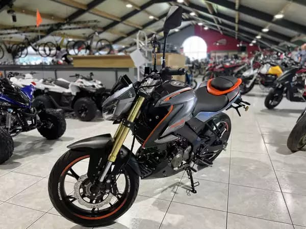 QJ Motor SRK 125 S - Photo 2