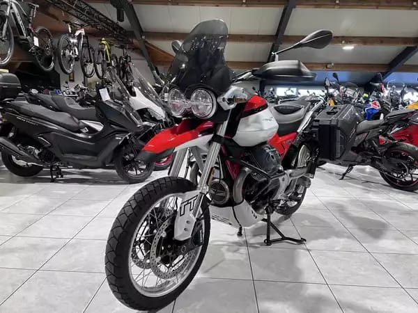 Moto Guzzi V 85 TT - Photo 2