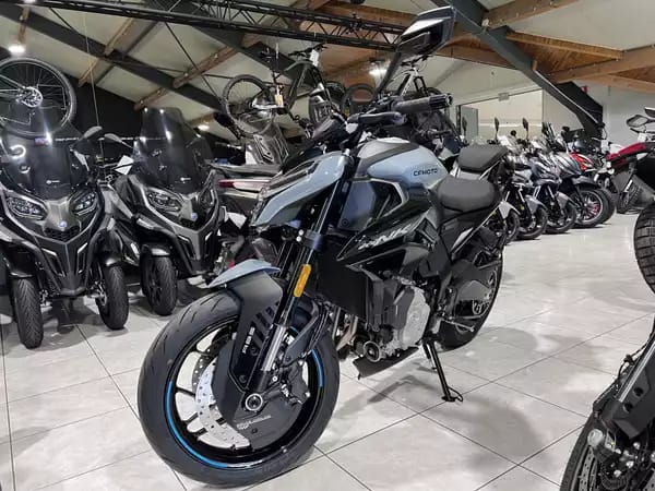 CF Moto 675 NK - Photo 2