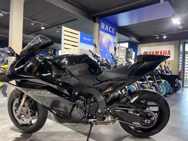 Yamaha R9 - Photo 3