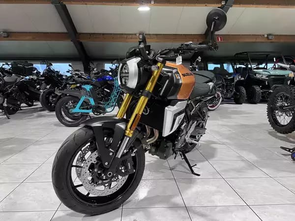 Suzuki GSX-8T - Photo 2