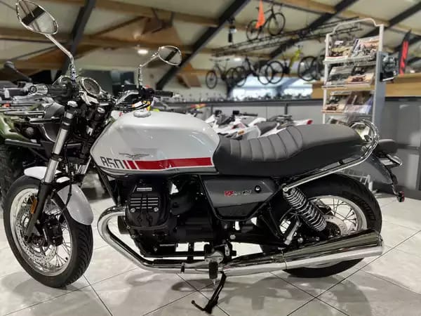 Moto Guzzi V 7 SPECIAL - Photo 3