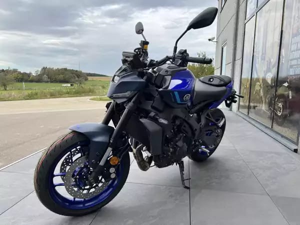 Yamaha MT-09 Y-AMT - Photo 2