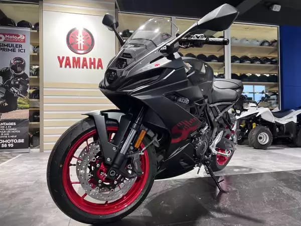 Suzuki GSX 8R - Photo 2