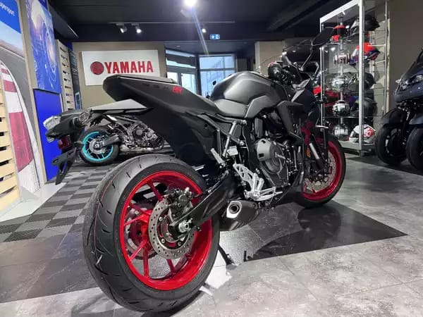 Suzuki GSX 8R - Photo 2