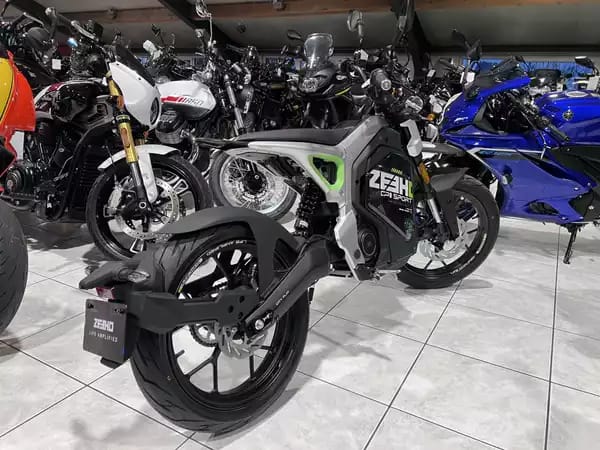 Zeeho C!ty Sport 3500 W ROAD autonomie  74 km  homologuée 45 Km/h. - Photo 2