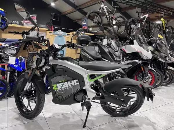 Zeeho C!ty Sport 3500 W ROAD autonomie  74 km  homologuée 45 Km/h. - Photo 3