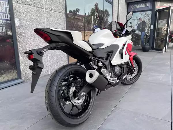 Yamaha YZF-R3 70 TH - Photo 2