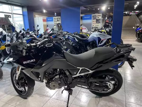 Suzuki V-Strom 800 - Photo 3