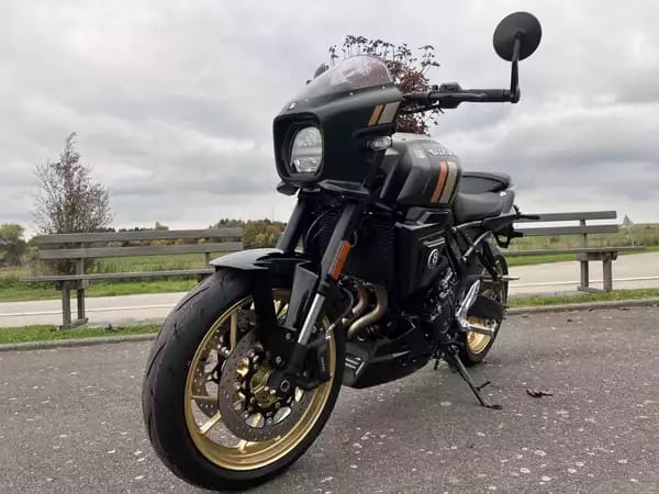 Suzuki GSX-8TT - Photo 2