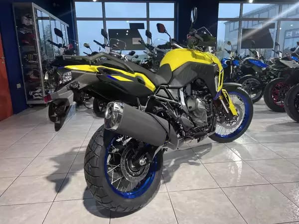 Suzuki V-Strom 800 DE - Photo 2