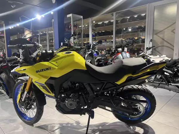 Suzuki V-Strom 800 DE - Photo 3