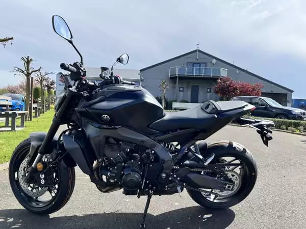 Yamaha MT-09 - Photo 2