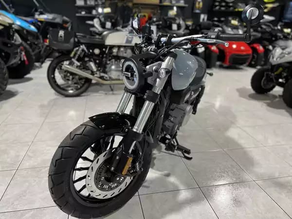 Benda Avengers 125 - Photo 2