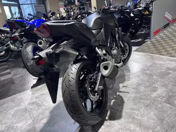 Yamaha MT-03 - Photo 3