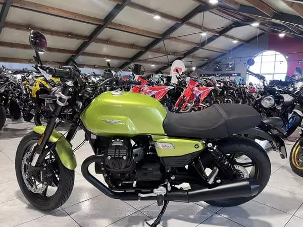 Moto Guzzi V 7 SPORT - Photo 2