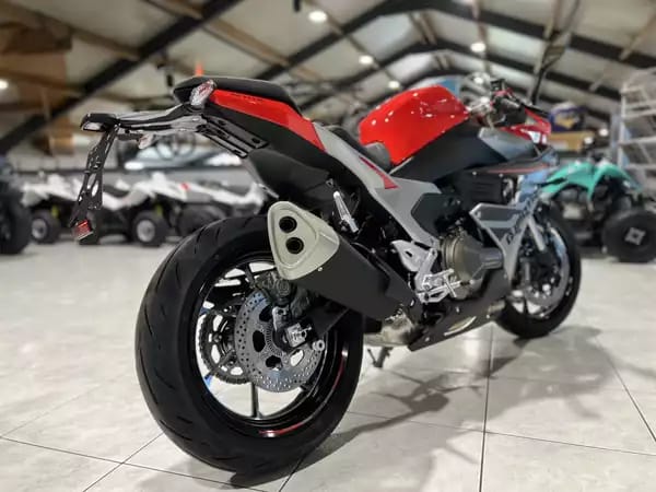 QJ Motor SRK 600 RS - Photo 2