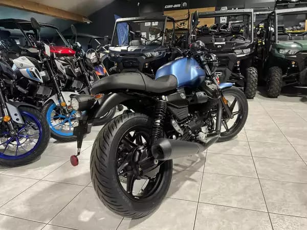 Moto Guzzi V 7 STONE - Photo 2