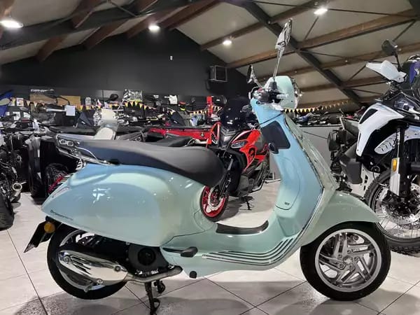 Vespa Primavera 125 - Photo 2