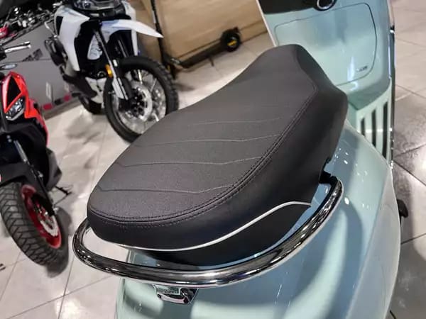 Vespa Primavera 125 - Photo 3