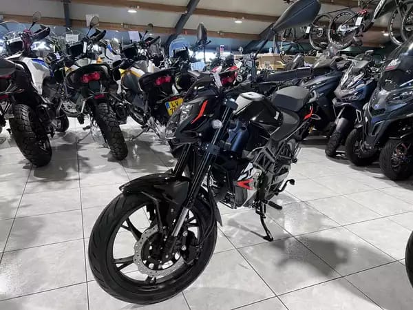 Benelli BN 125 - Photo 2