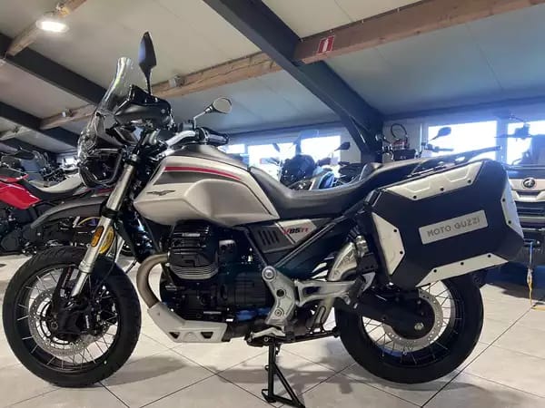 Moto Guzzi V 85 TT TRAVEL - Photo 3