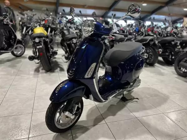Vespa Primavera 125 - Photo 2