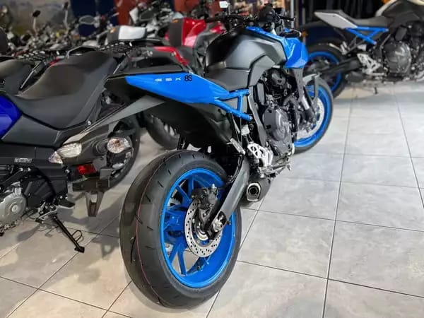 Suzuki GSX 8S - Photo 2