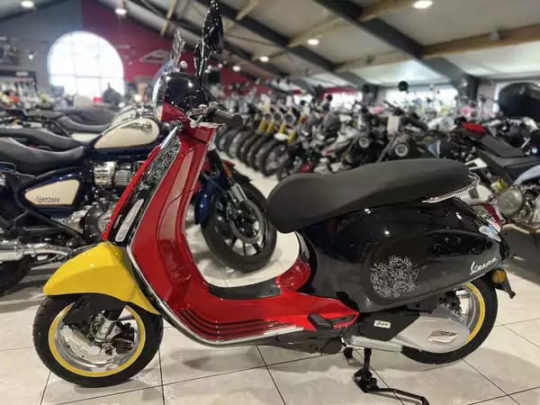 Vespa Primavera 125 Mickey Mouse Edition - Photo 3
