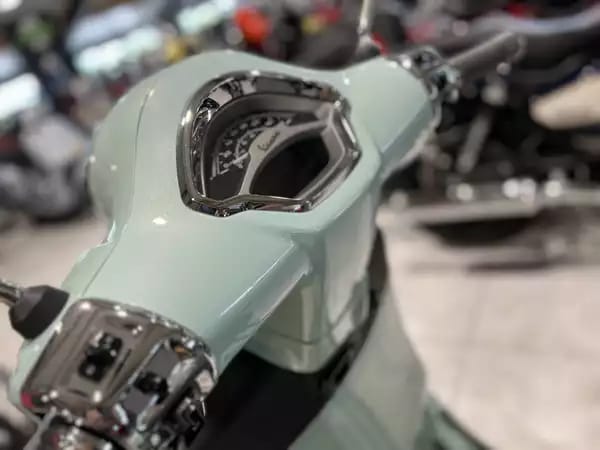Vespa GTS 125 Classica - Photo 3