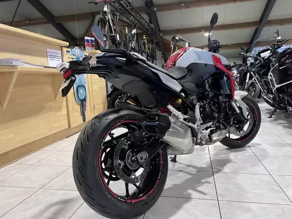 BMW F 900 R - Photo 2