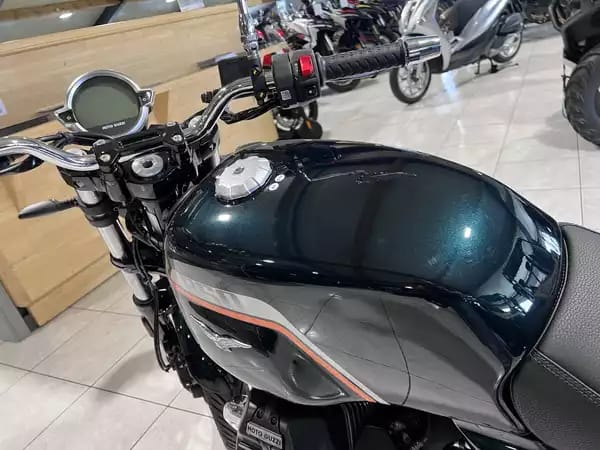 Moto Guzzi V 7 SPECIAL - Photo 3