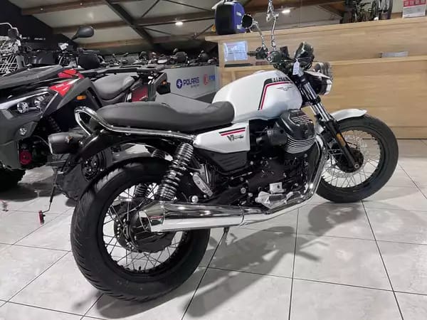 Moto Guzzi V 7 SPECIAL - Photo 2