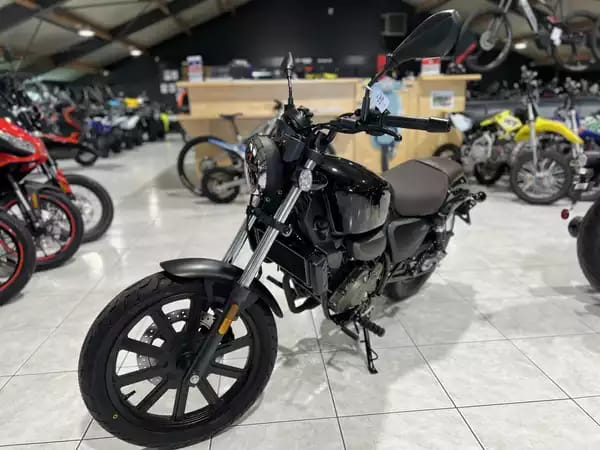 QJ Motor SRV 125 - Photo 2