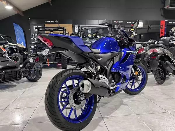 Yamaha YZF-R125 - Photo 2