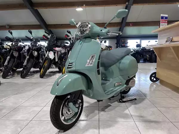 Vespa GTS 310 80 TH - Photo 2