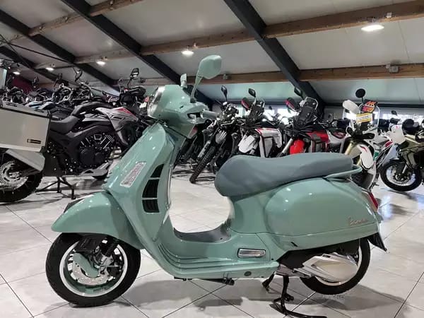 Vespa GTS 310 80 TH - Photo 3