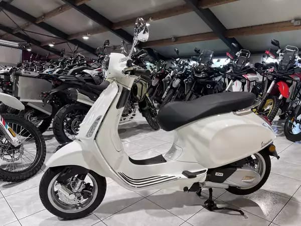 Vespa Primavera 125 BLANC - Photo 3