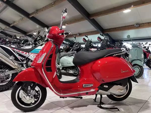 Vespa GTS Super Sport 125 - Photo 3
