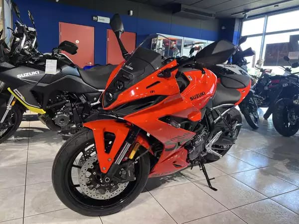 Suzuki GSX 8R - Photo 2