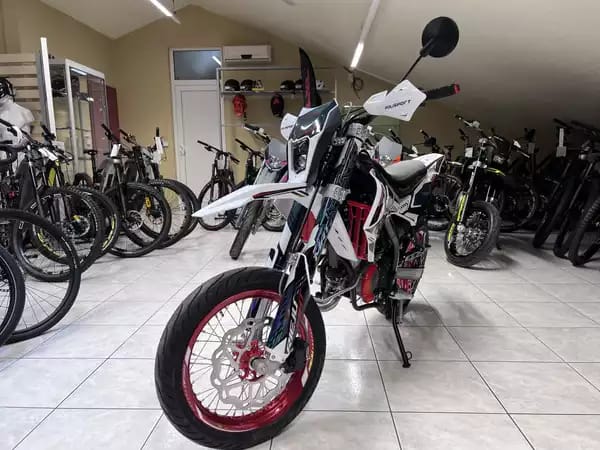 Rieju MRT 50 SM Trophy Mirage - Photo 2