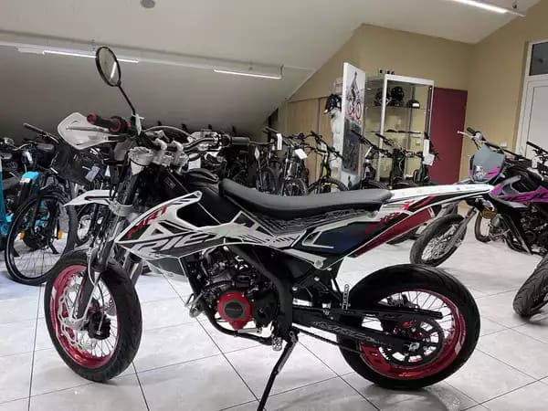 Rieju MRT 50 SM Trophy Mirage - Photo 3