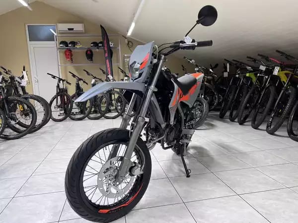 Rieju MRT 50 SM Grey - Photo 2
