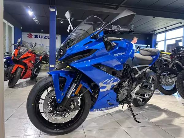 Suzuki GSX 8R - Photo 2