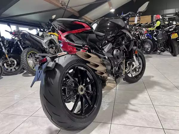 MV Agusta Dragster 800 - Photo 2