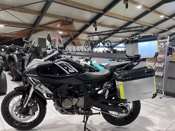 QJ Motor SRT 600 SX TOURING - Photo 3