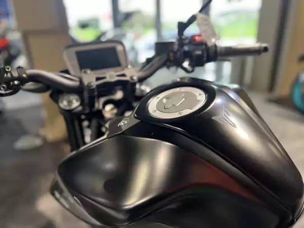 Yamaha MT-125 TECH BLACK - Photo 2